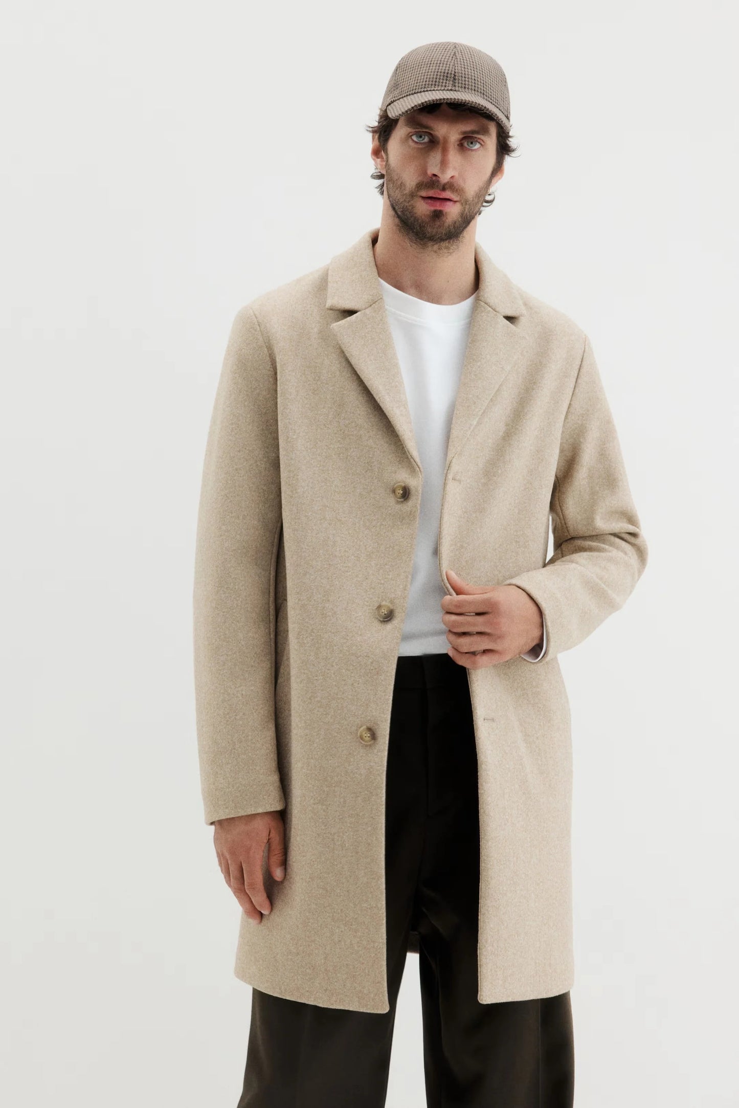 Wool-Blend Overcoat in Beige | Classic Tailored Winter Coat